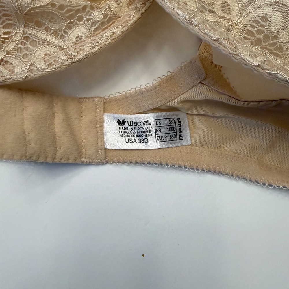 Wacoal 851166 All Dressed Up Lace Underwire Bra 38D nude - Picture 2 of 2